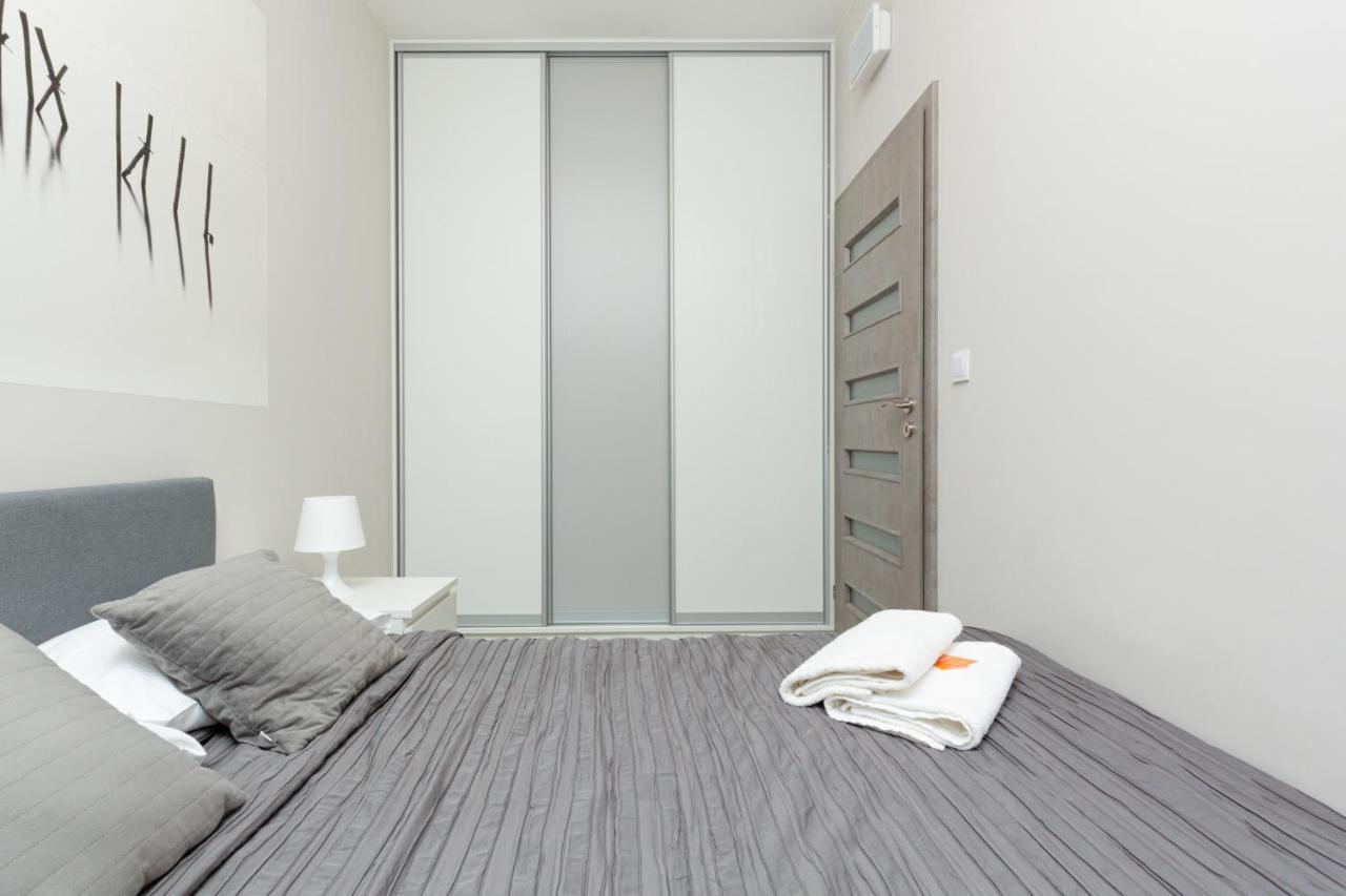 Business Center Apartments Warsaw Wola By Noclegi Renters ภายนอก รูปภาพ