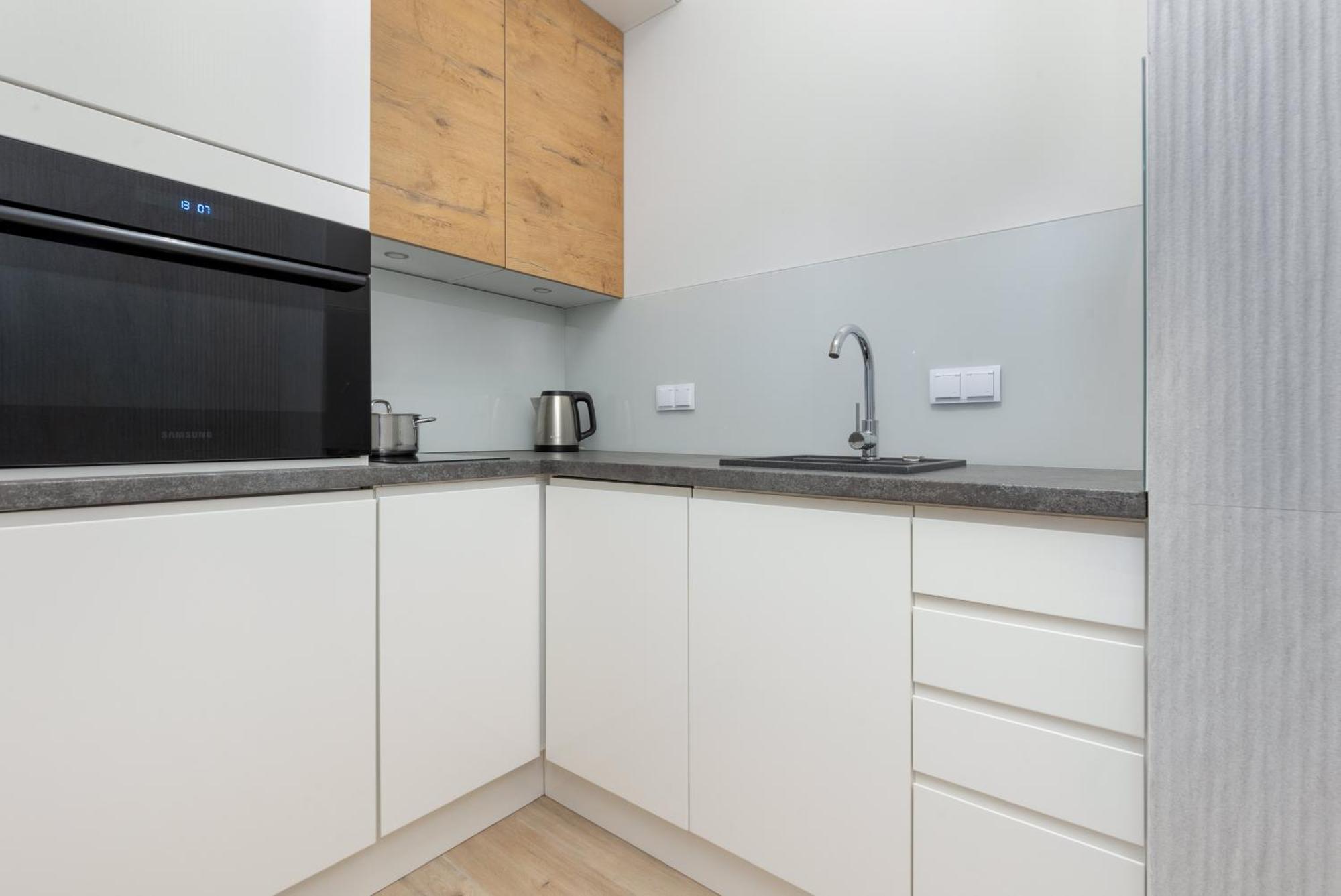 Business Center Apartments Warsaw Wola By Noclegi Renters ภายนอก รูปภาพ