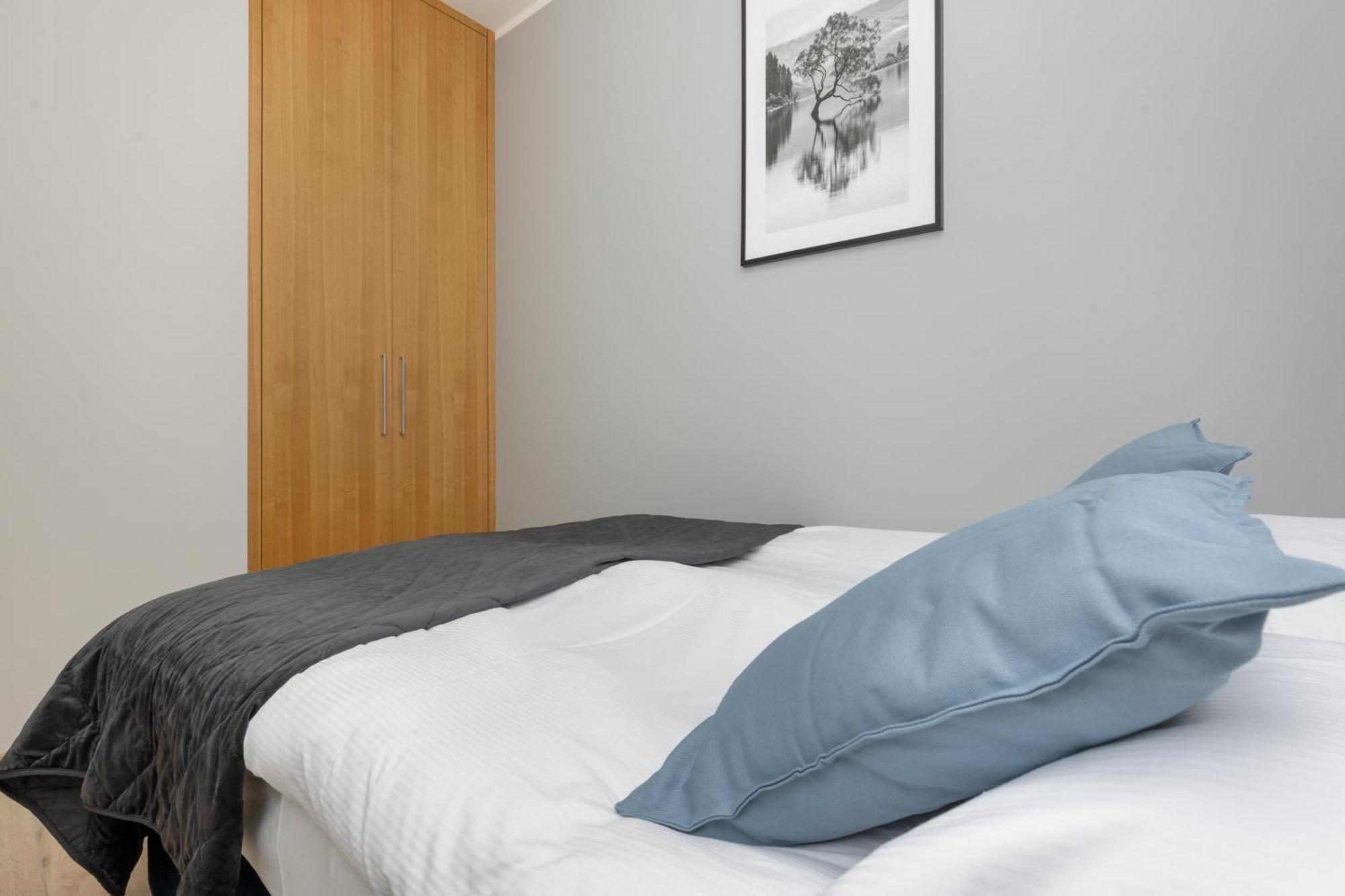 Business Center Apartments Warsaw Wola By Noclegi Renters ภายนอก รูปภาพ